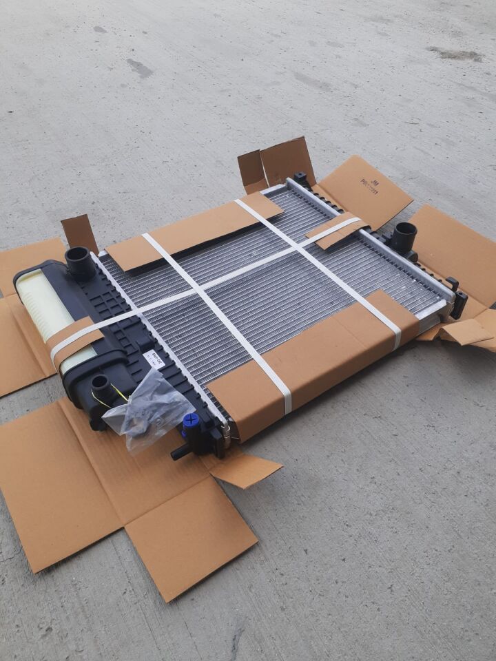 BMW 3 SERİSİ SU RADYATÖRÜ 440 X 440 X 30 E36 A/C YAN SANAYİ