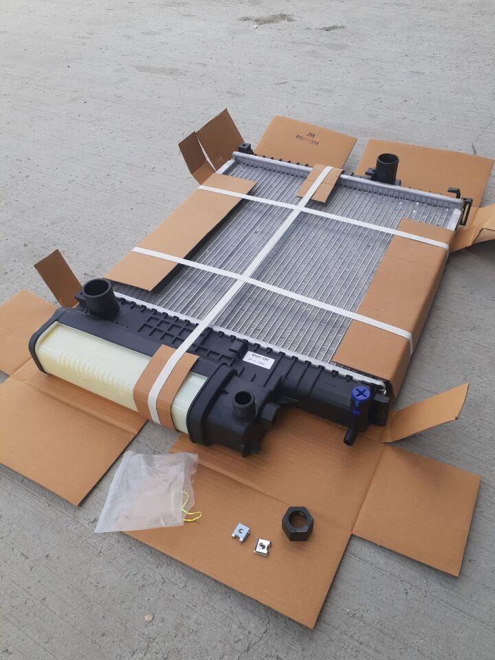 BMW 3 SERİSİ SU RADYATÖRÜ 440 X 440 X 30 E36 A/C YAN SANAYİ