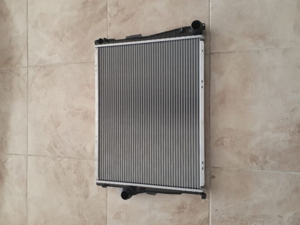 BMW 3 SERİSİ SU RADYATÖRÜ E46 YAN SANAYİ