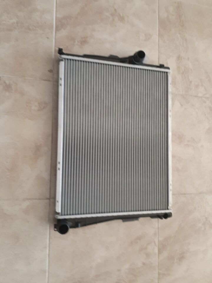 BMW 3 SERİSİ SU RADYATÖRÜ E46 YAN SANAYİ