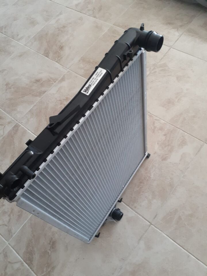 BMW 3 SERİSİ SU RADYATÖRÜ E46 YAN SANAYİ