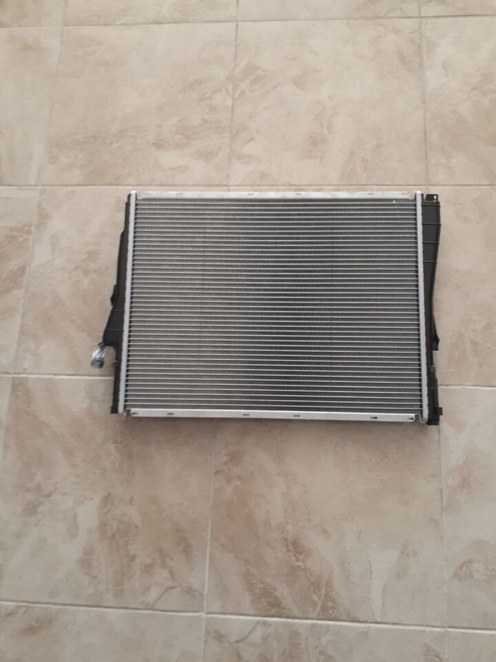 BMW 3 SERİSİ SU RADYATÖRÜ E46 YAN SANAYİ