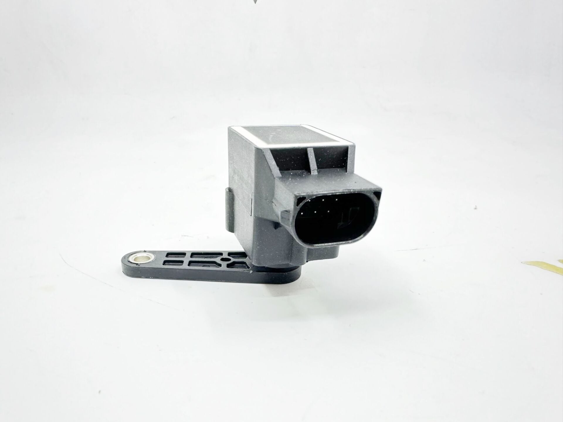 BMW 3-5 SERİSİ ARKA YÜKSEKLİK SEVİYE SEZİCİSİ E39.E46.E60.X5 YAN SANAYİ