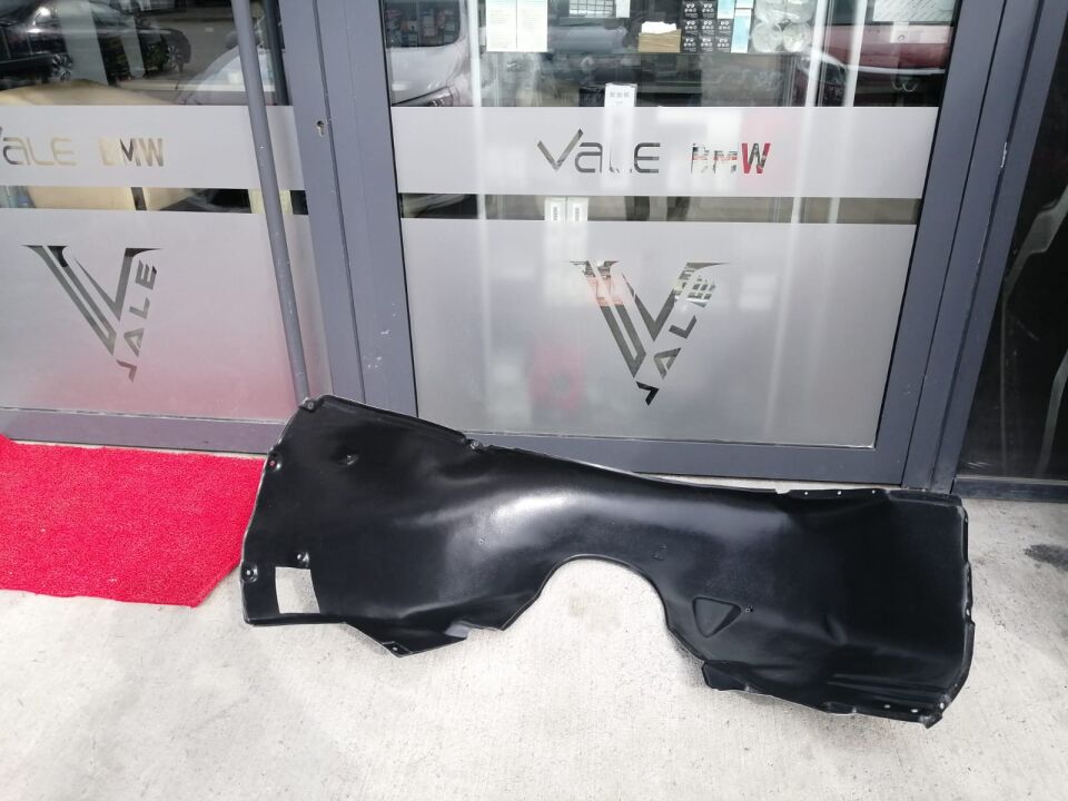 BMW 7 SERİSİ ÖN ÇAMURLUK DAVLUMBAZI - L - E65.E66.E67 YAN SANAYİ