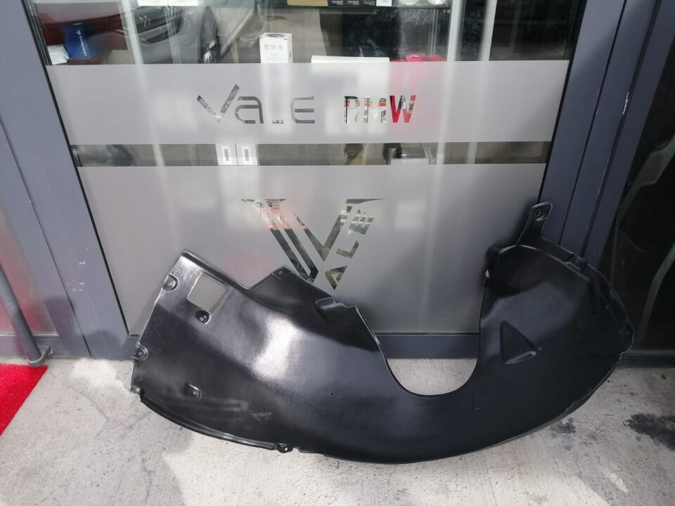 BMW 7 SERİSİ ÖN ÇAMURLUK DAVLUMBAZI - R - E65.E66.E67 YAN SANAYİ