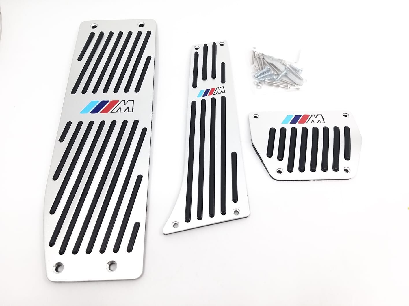 BMW 1-3 SERİSİ PEDAL SETİ - OTOMATİK VİTES - M LOGOLU - KROMLU E34.E36.E39..E60.E46.E87.E90 YAN SANAYİ