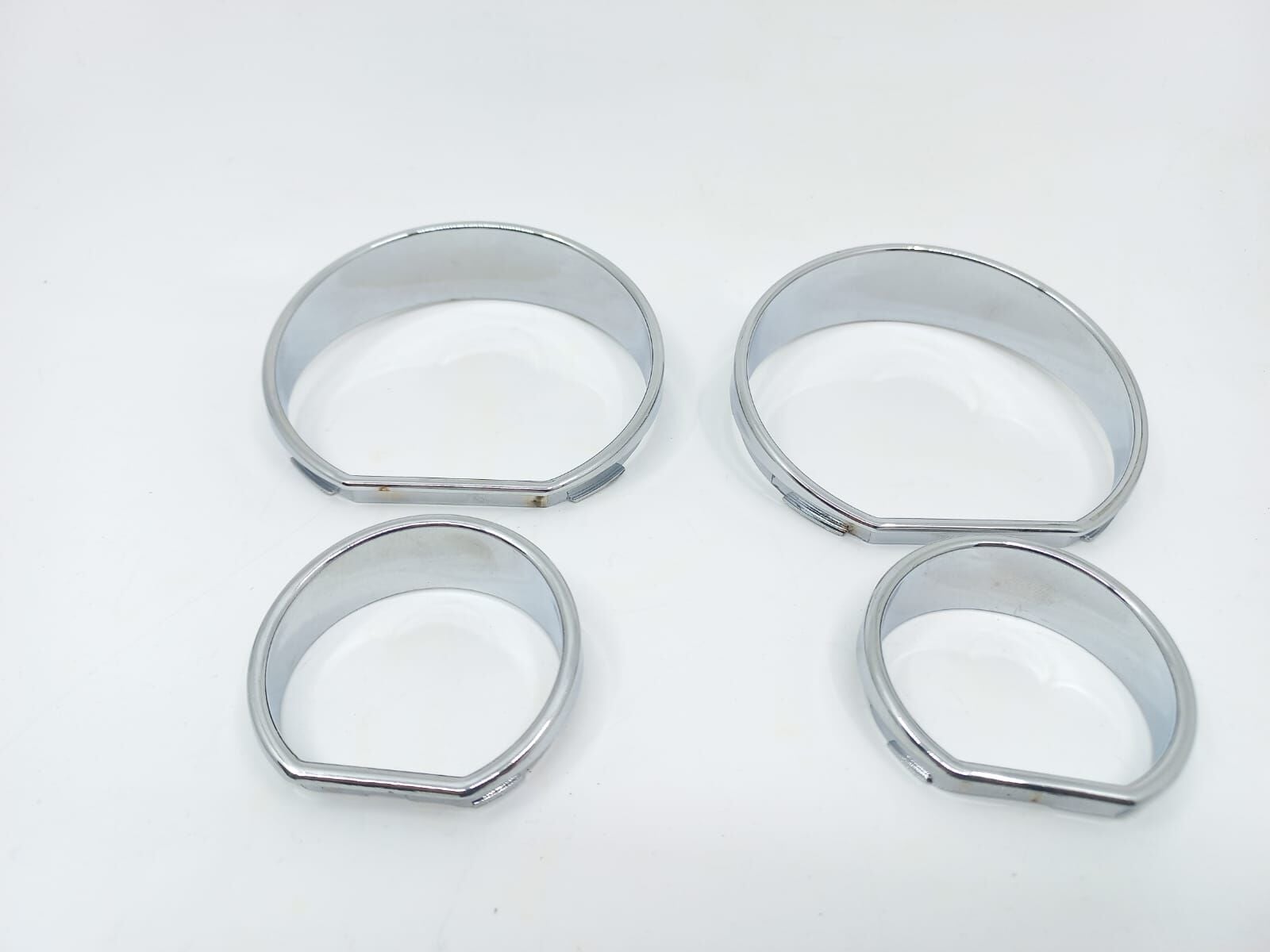 BMW 3 SERİSİ GÖSTERGE ÇERÇEVESİ - OFSETLİ - KROM E46 YAN SANAYİ