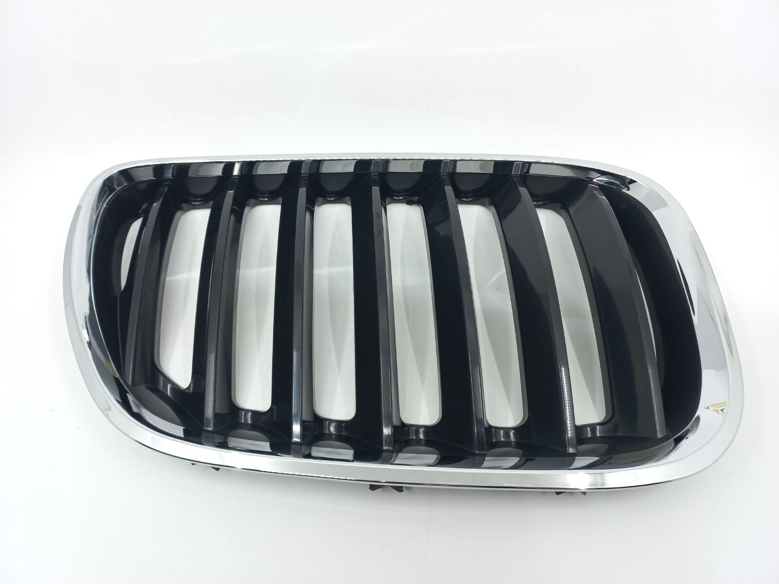 BMW X5 SERİSİ ÖN PANJUR BÖBREK - R - DIŞI KROM İÇ SİYAH E53 Y.M. YAN SANAYİ