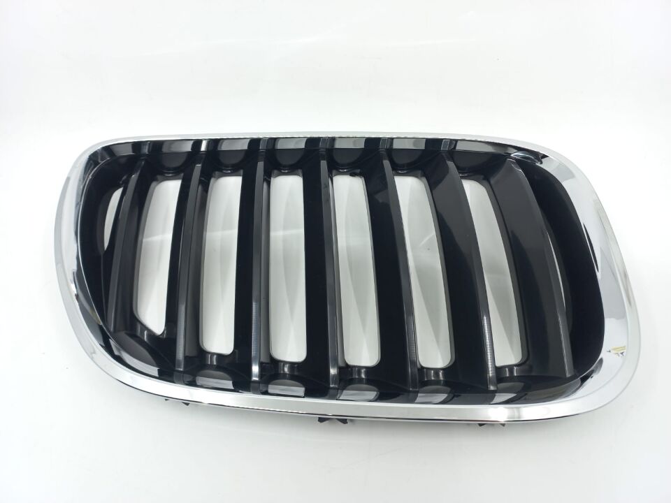 BMW X5 SERİSİ ÖN PANJUR BÖBREK - R - DIŞI KROM İÇ SİYAH E53 Y.M. YAN SANAYİ