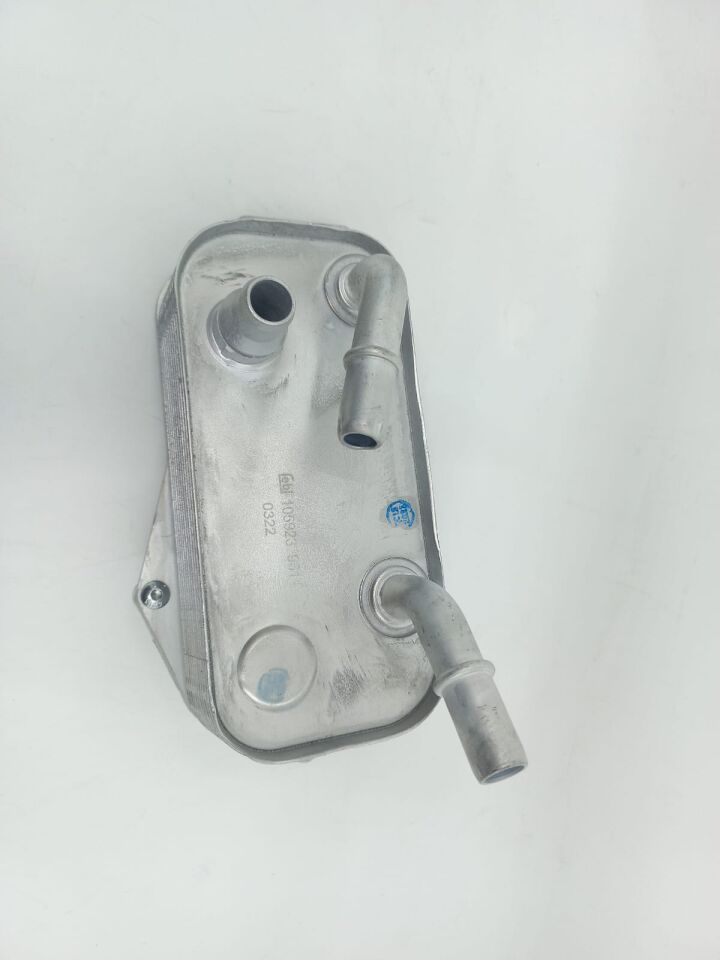 BMW 1-3 SERİSİ ŞANZUMAN YAĞ SOĞUTMA RADYATÖRÜ E87.E90.E92 FEBİ