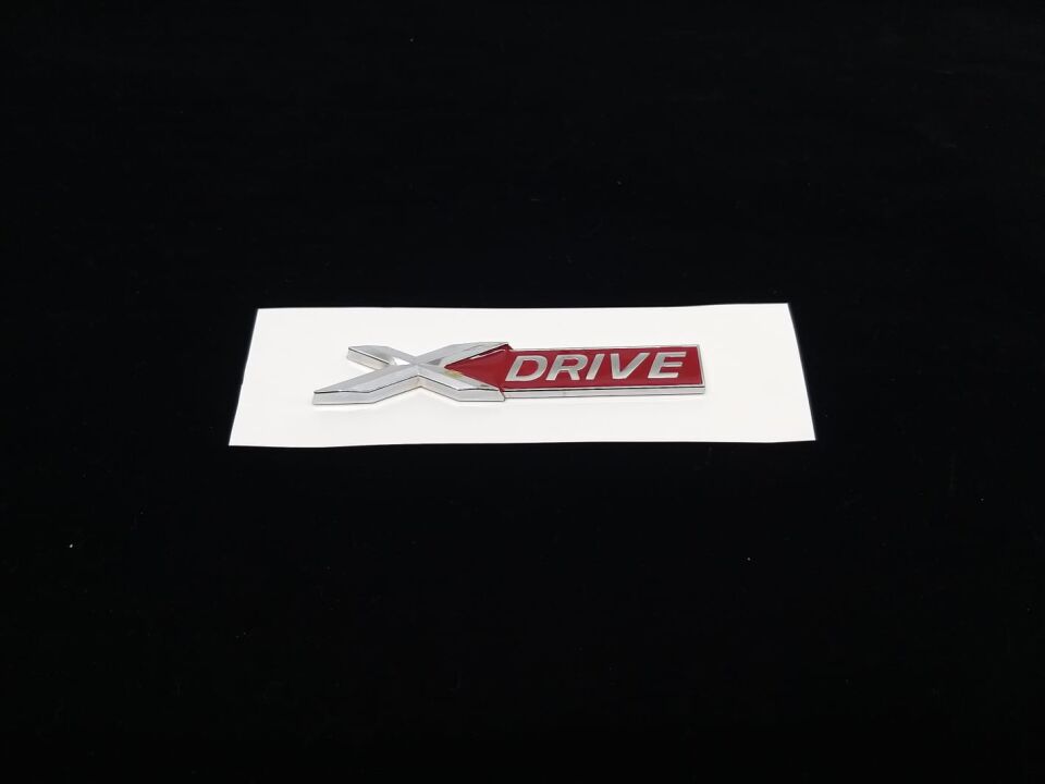 BMW 3-5 SERİSİ BAGAJ AMBLEMİ  XDRİVE KIRMIZI F20.F10.F30.G30.G20 YAN SANAYİ