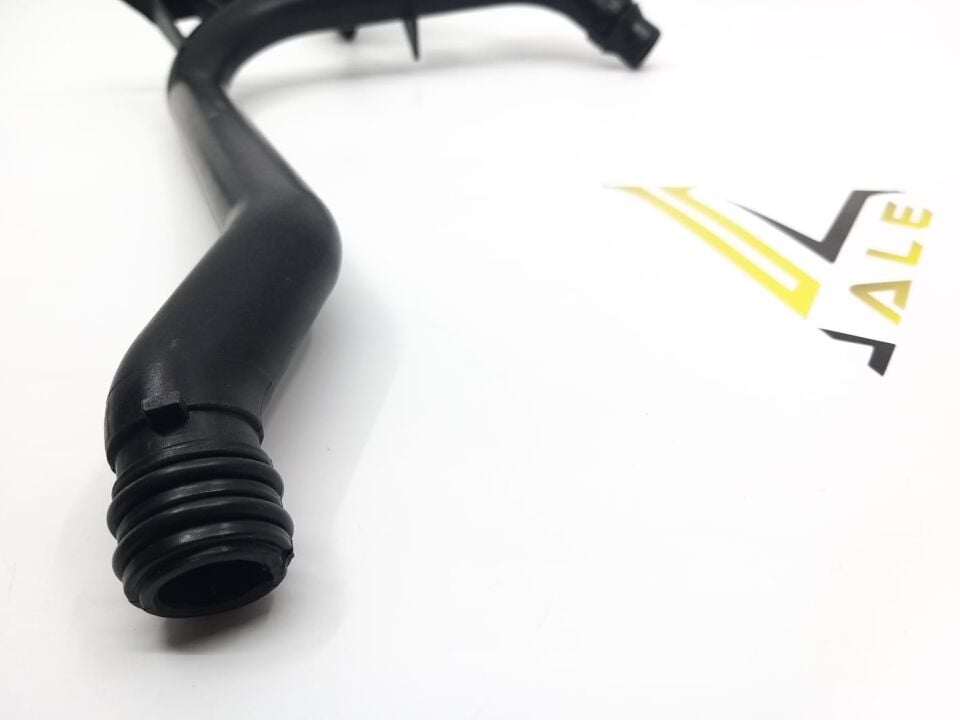 BMW 3-5 SERİSİ SİLİNDİR KAPAK ALT SU BORUSU E46.E39 FEBİ