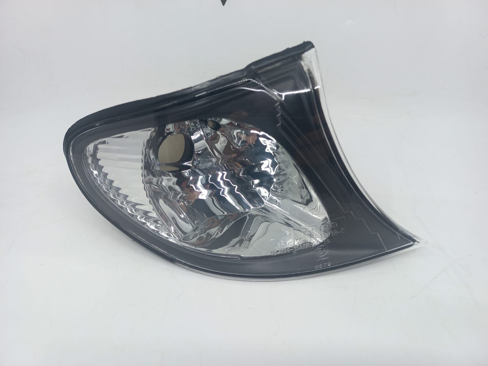 BMW 3 SERİSİ SİNYAL LAMBASI BEYAZ R - SİYAH ÇERÇEVE - E46/4.>09/91 YAN SANAYİ