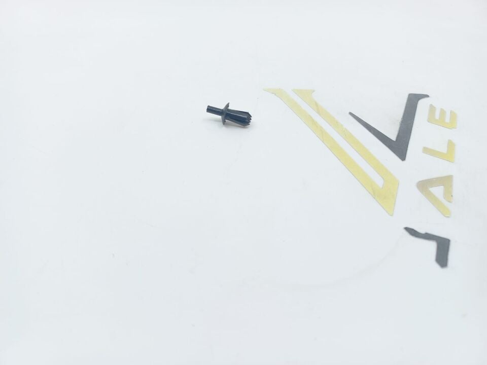 BMW 3-5 SERİSİ ÇAMURLUK DAVLUMBAZ KLİPSİ MİNİK E39.E46.E36.F20.E90.E60.F10 10 LU YAN SANAUİ