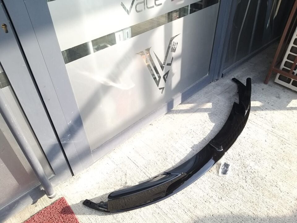 BMW 3 SERİSİ ÖN TAMPON SPOYLERİ - M - LİP TAİWAN - PARLAK SİYAH F30 YAN SANAYİ