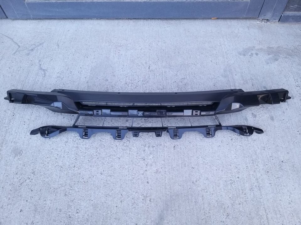 BMW 3 SERİSİ ÖN TAMPON ORTA HAVA GİRİŞİ F30 YAN SANAYİ