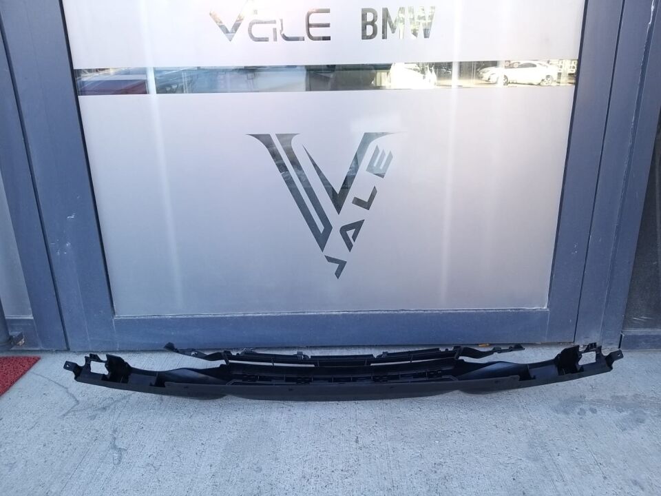 BMW 3 SERİSİ ÖN TAMPON ORTA HAVA GİRİŞİ F30 YAN SANAYİ