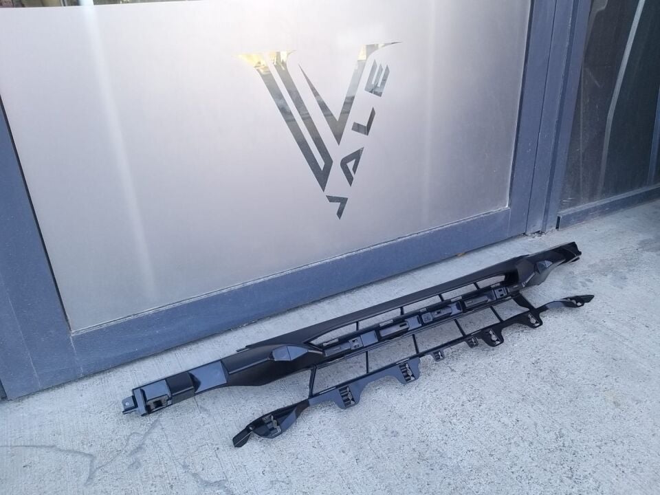 BMW 3 SERİSİ ÖN TAMPON ORTA HAVA GİRİŞİ F30 YAN SANAYİ