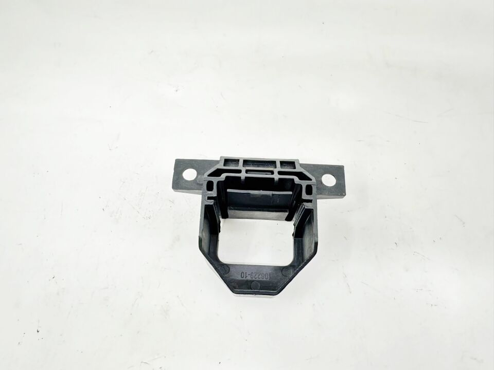 BMW 3-X1 SERİSİ RADYATÖR ALT BRAKETİ E87.E90.E84 YAN SANAYİ