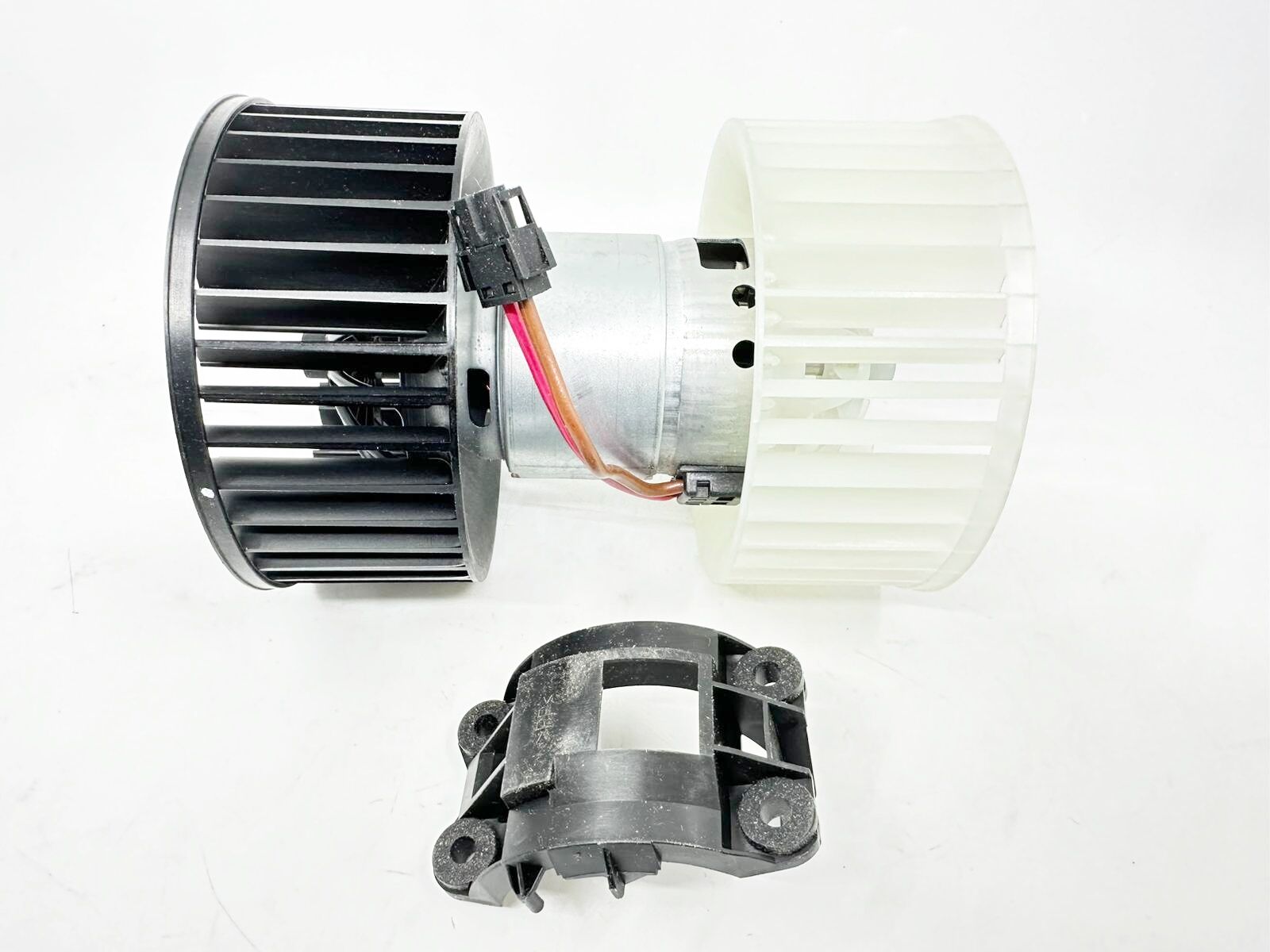 BMW 3 SERİSİ KALORİFER MOTORU E46 YAN SANAYİ