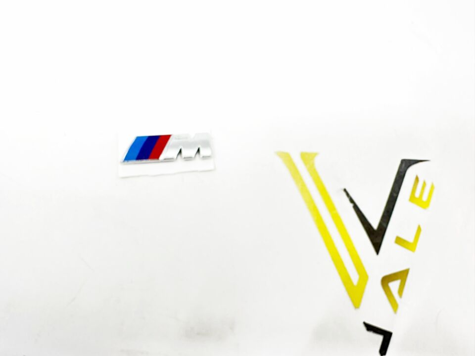 BMW 3-5 SERİSİ ÖN ÇAMURLUK AMBLEMİ - M - KÜÇÜK F20.F30.G20.F10 YAN SANAYİ