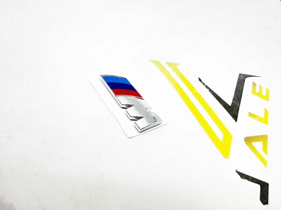 BMW 3-5 SERİSİ ÖN ÇAMURLUK AMBLEMİ - M - KÜÇÜK F20.F30.G20.F10 YAN SANAYİ