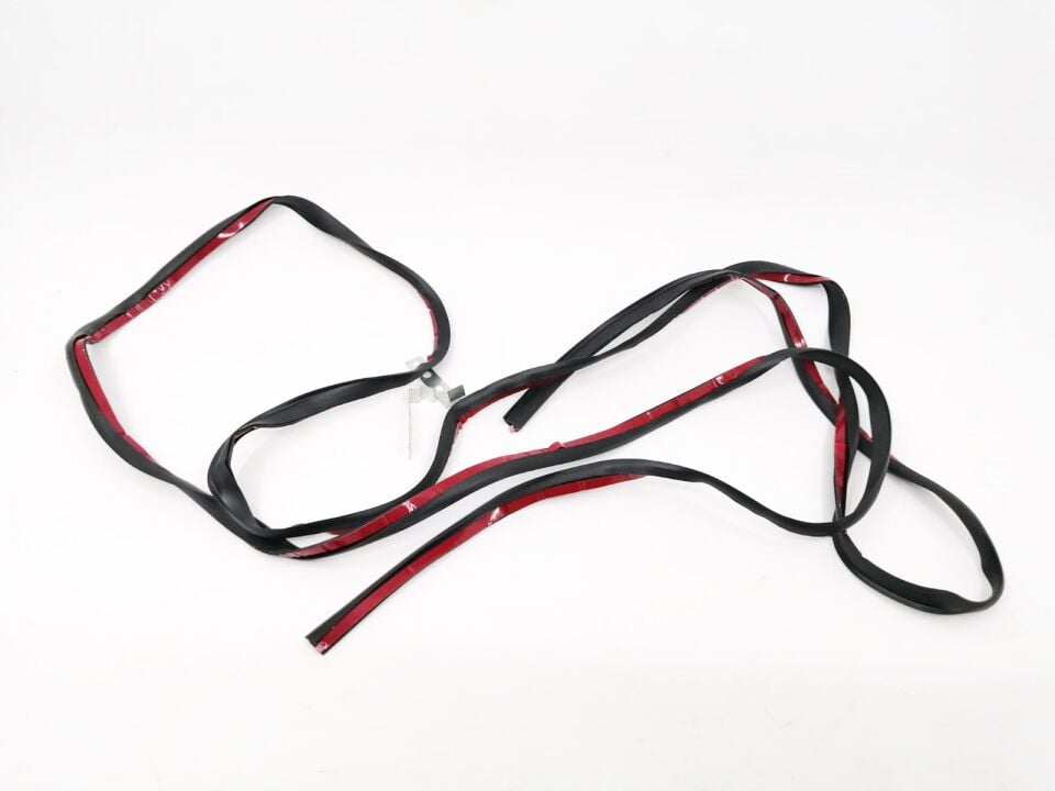 BMW 3 SERİSİ MARŞBİYEL KAPLAMA FİTİLİ E36 YAN SANAYİ