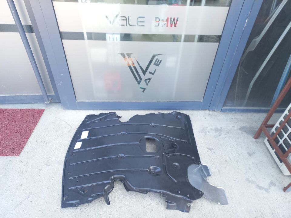 BMW 3 SERİSİ MOTOR ALT MUHAFAZA BAKALİTİ E90.E92.LCI YAN SANAYİ