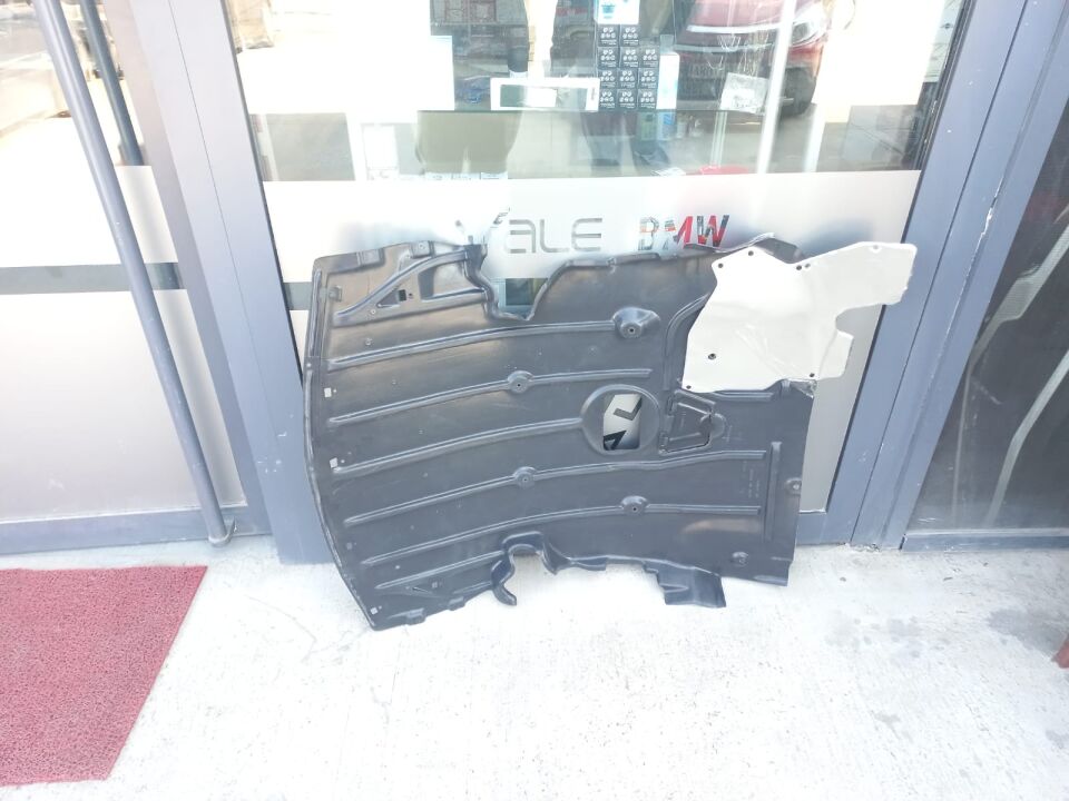 BMW 3 SERİSİ MOTOR ALT MUHAFAZA BAKALİTİ E90.E92.LCI YAN SANAYİ