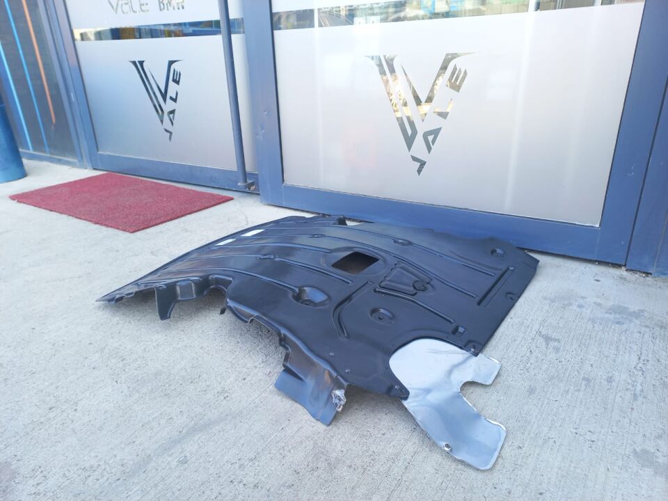 BMW 3 SERİSİ MOTOR ALT MUHAFAZA BAKALİTİ E90.E92.LCI YAN SANAYİ