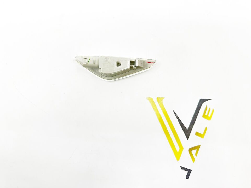 BMW X5-X3 SERİSİ ÖN ÇAMURLUK SİNYALİ - R - BEYAZ E70 F25 YAN SANAYİ