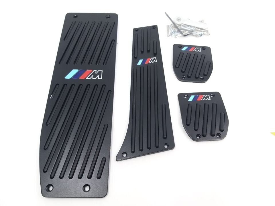BMW 1-3 SERİSİ PEDAL SETİ - DÜZ VİTES - M LOGOLU - SİYAH E30.E34.E36.E39.E46.E87.E90. YAN SANAYİ