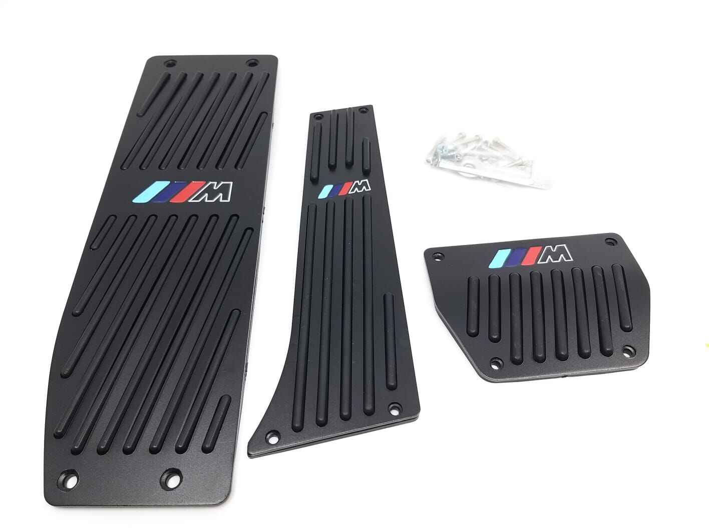 BMW 1-3 SERİSİ PEDAL SETİ - OTOMATİK VİTES - M LOGOLU - SİYAH E34.E36.E39..E60.E46.E87.E90 YAN SANAYİ