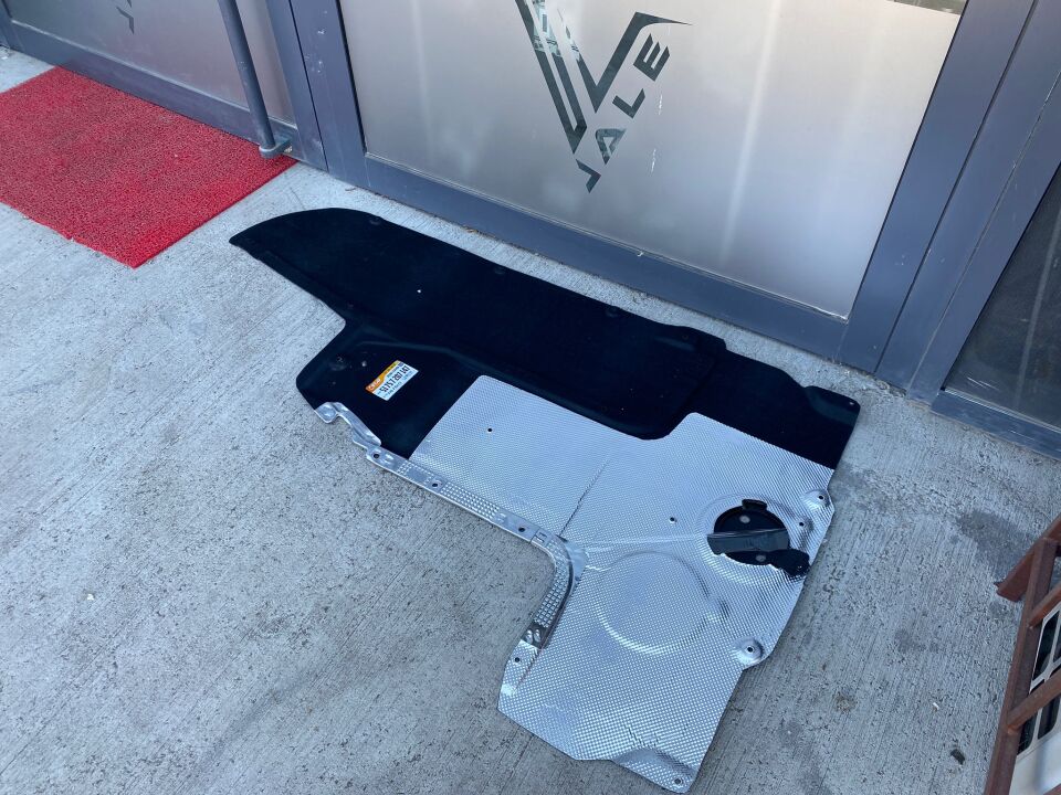 BMW 5 SERİSİ ŞANZUMAN ALT MUHAFAZA F10.F06 YAN SANAYİ