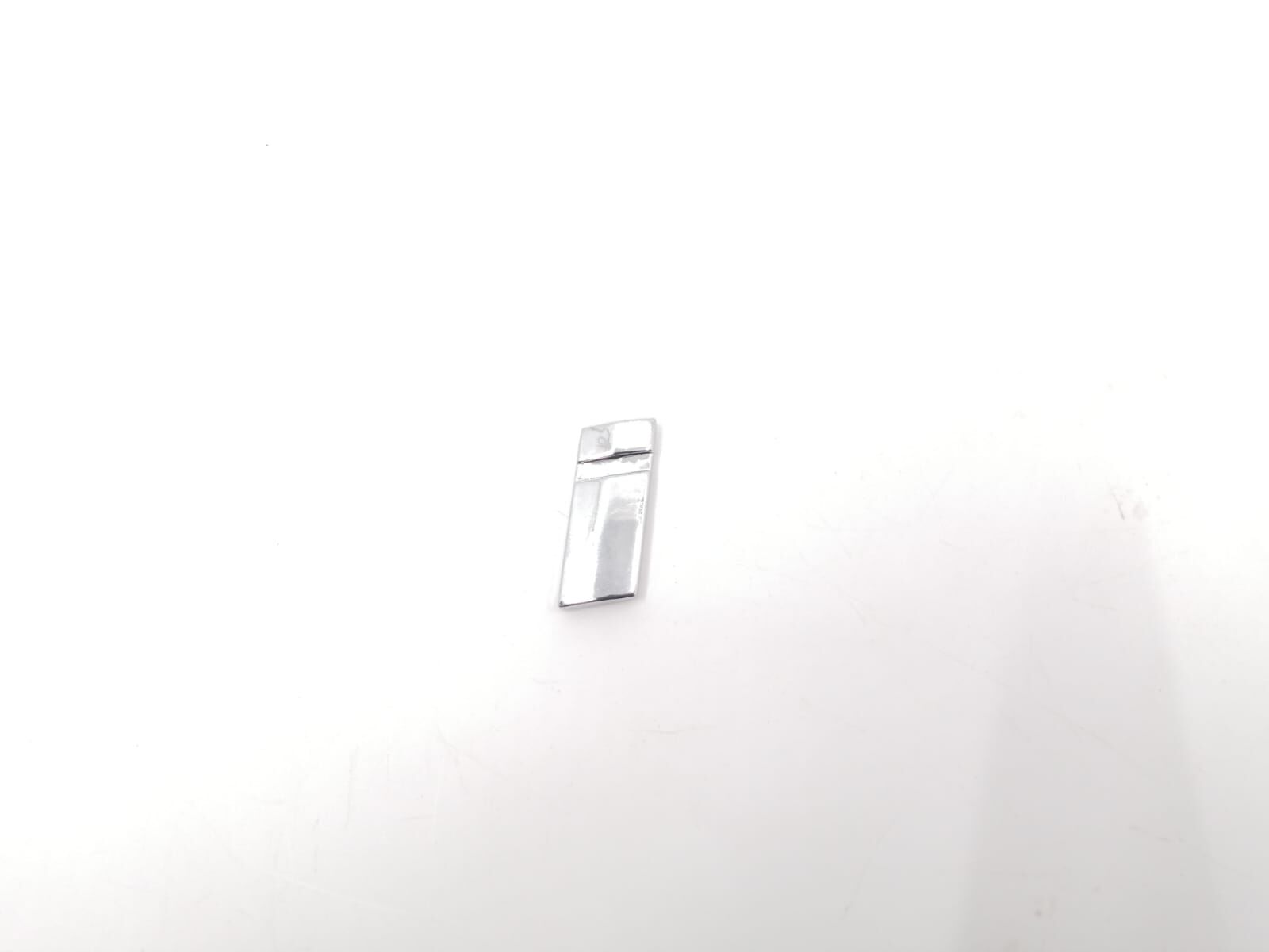 BMW 3 SERİSİ BAGAJ AMBLEM - İ - E30 YAN SANAYİ