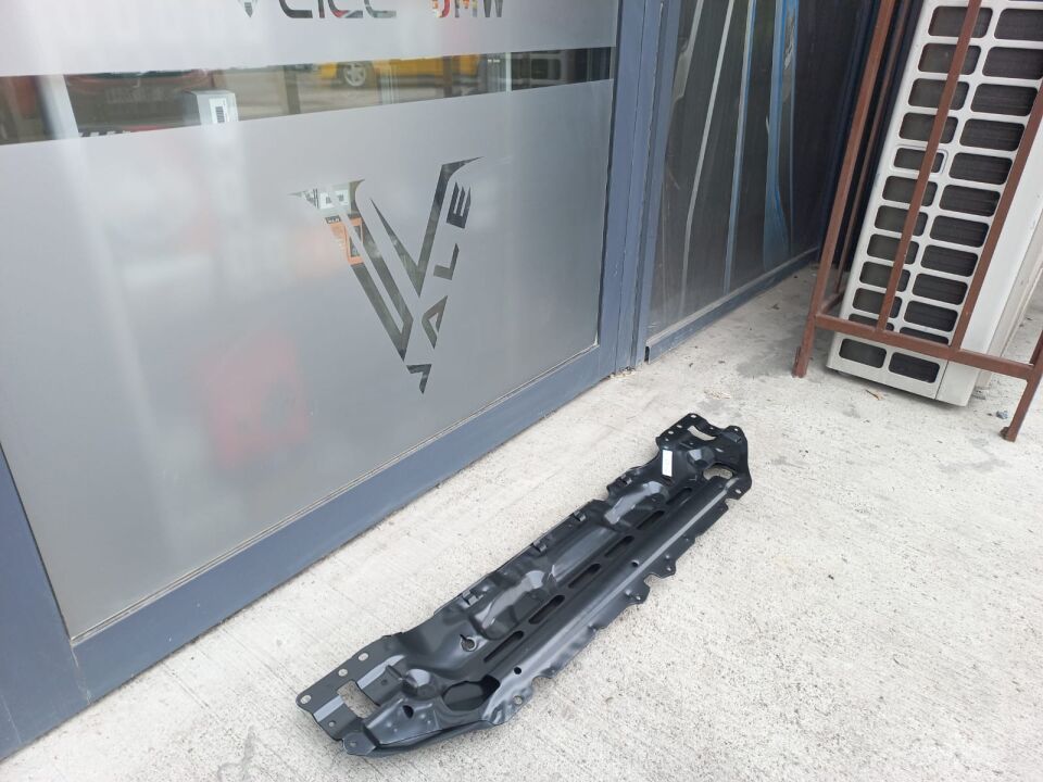 BMW 5 SERİSİ ÖN PANEL ÜST PARÇASI E60 YAN SANAYİ