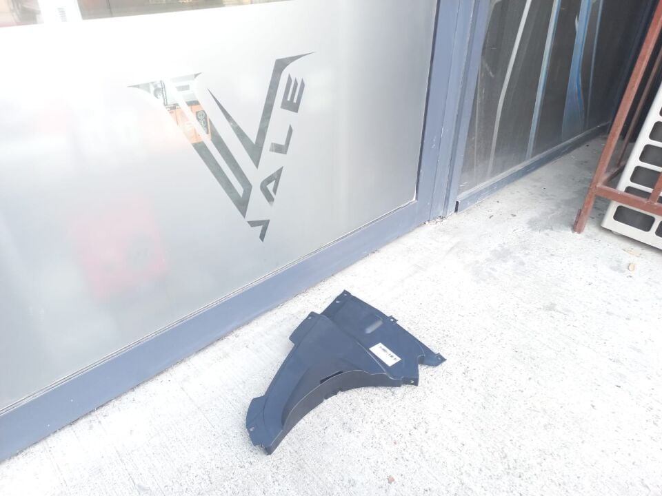 BMW 3 SERİSİ ALT KÜREK BAKALİTİ - M - R F30 YAN SANAYİ