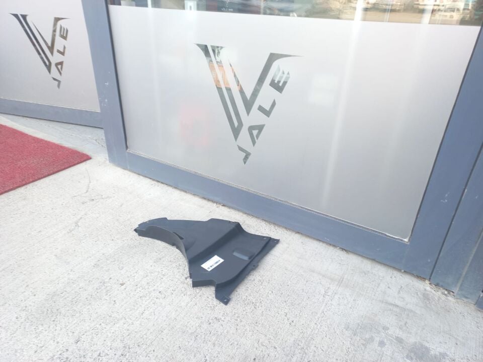 BMW 3 SERİSİ ALT KÜREK BAKALİTİ - M - R F30 YAN SANAYİ