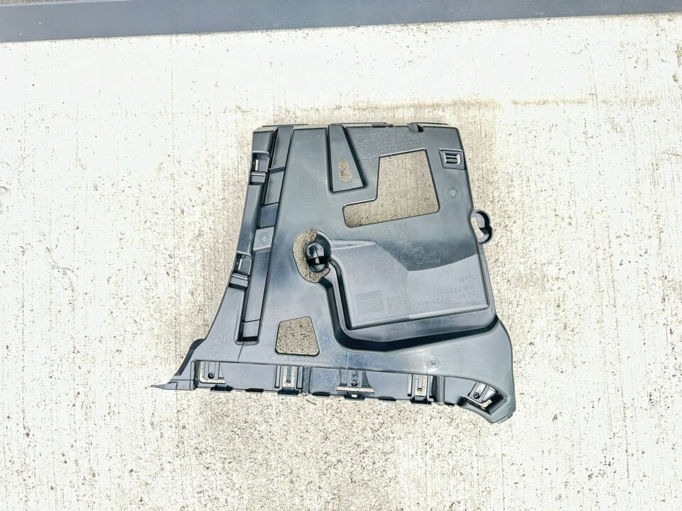 BMW 3 SERİSİ ARKA TAMPON BRAKETİ - R - F30 YAN SANAYİ