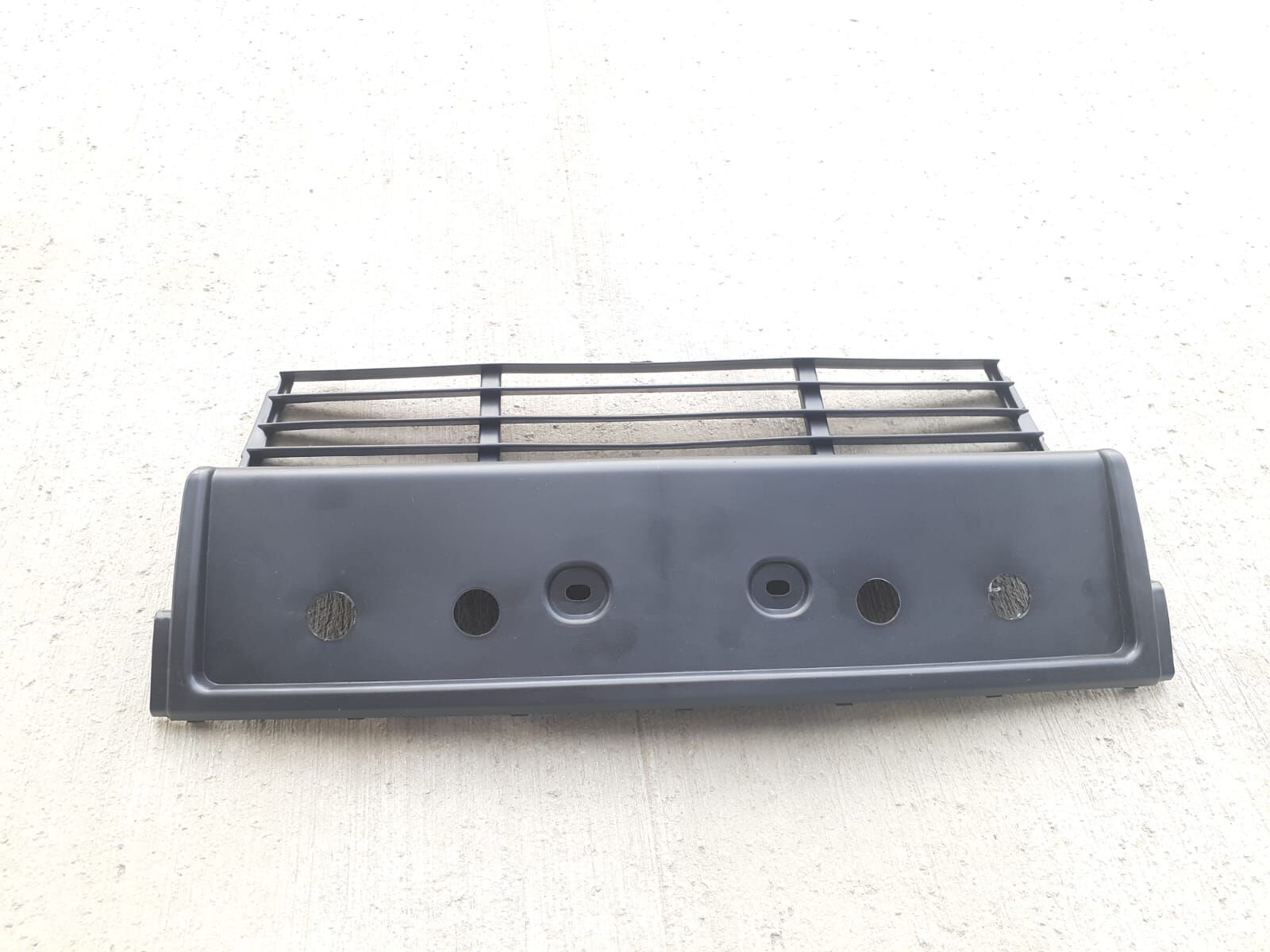 BMW 5 SERİSİ ÖN TAMPON ORTA PLAKA ALTLIĞI IZGARA E34 YAN SANAYİ