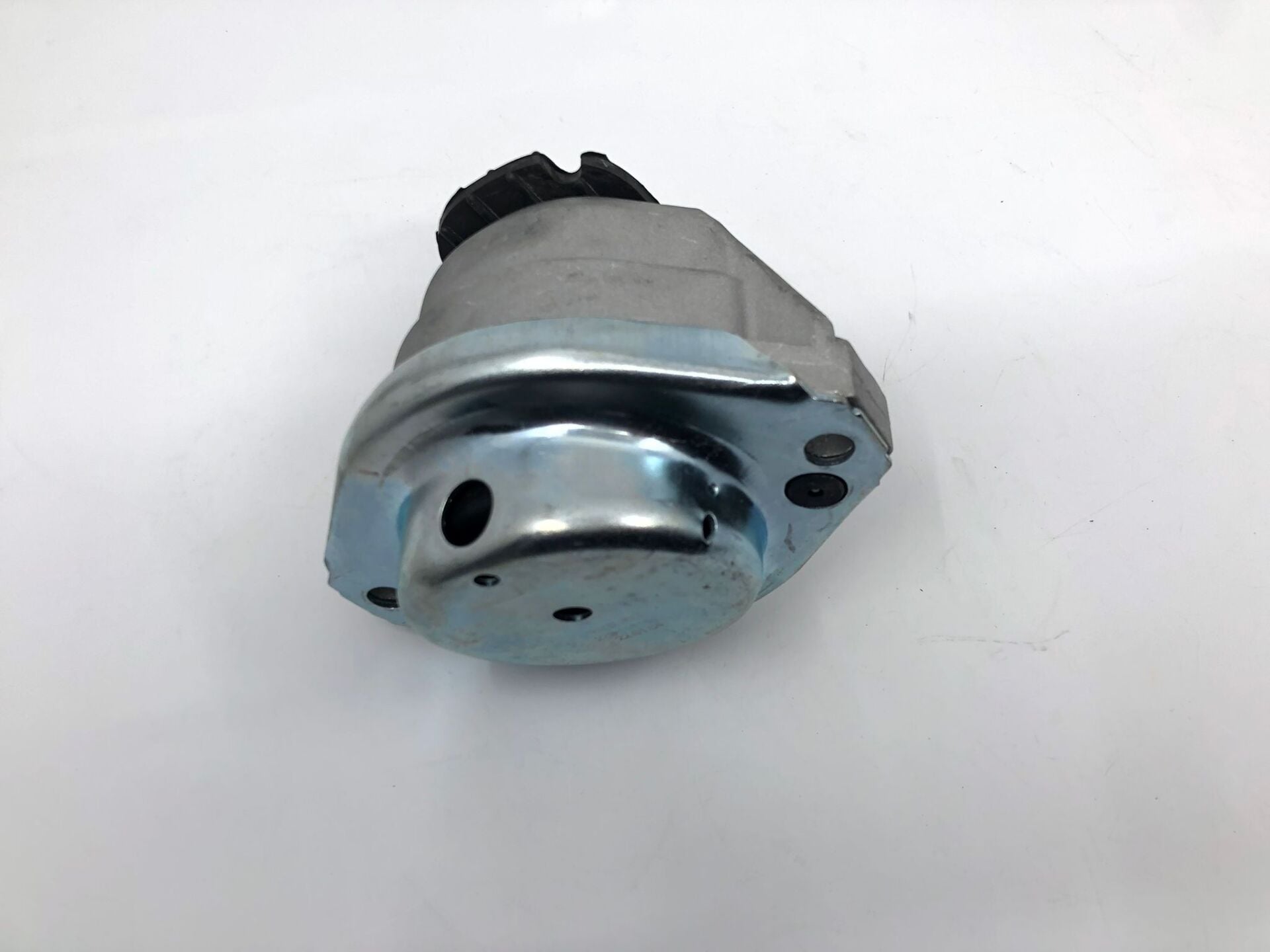 BMW 5 SERİSİ MOTOR KULAK TAKOZU - R - E60.E61.DIESEL YAN SANAYİ