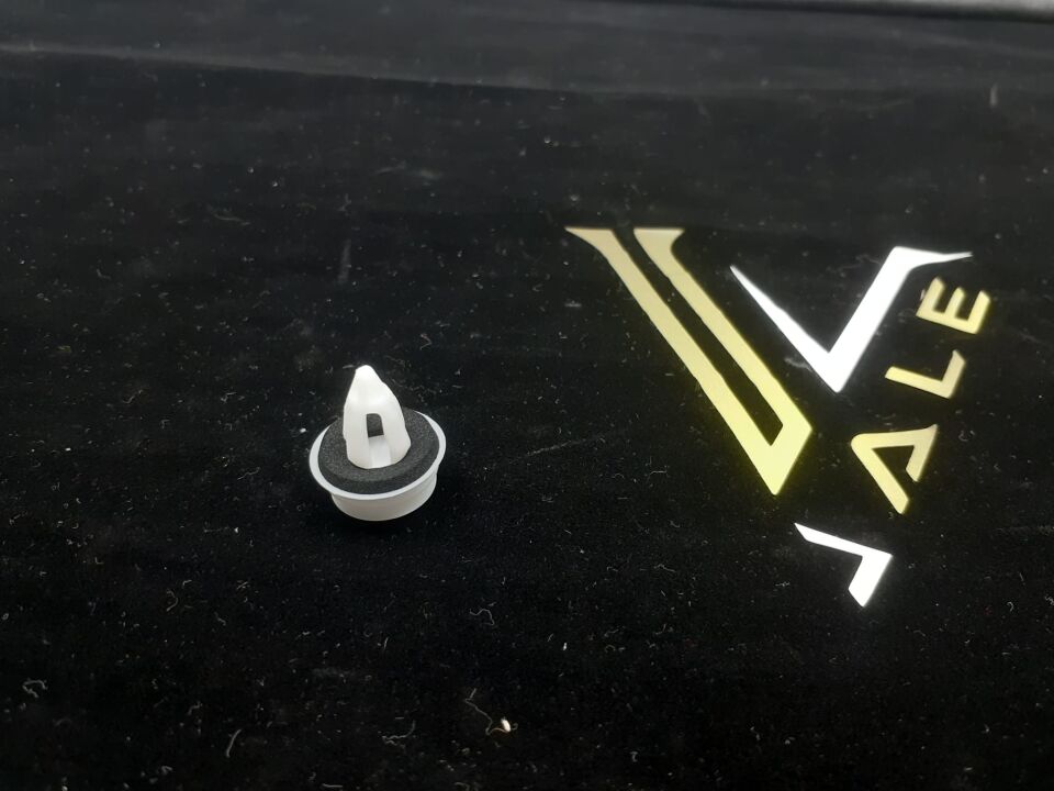 BMW 1- 3  SERİSİ KAPI DÖŞEME KLİPSİ - CONTALI - E46.X5.F20.E90.F30 10 LU YAN SANAYİ