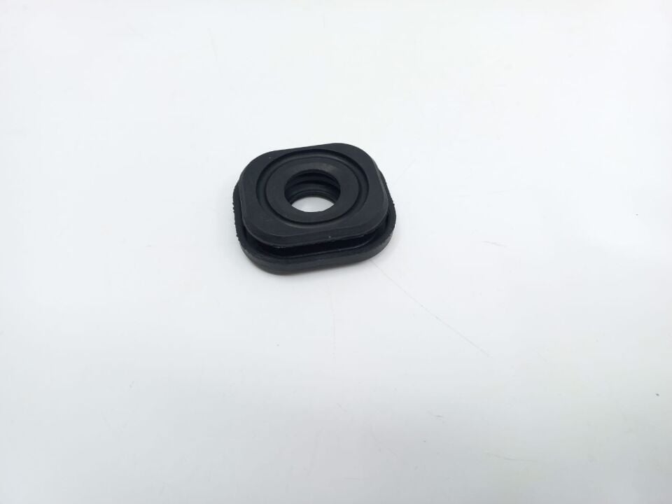 BMW 5 SERİSİ RADYATÖR ÜST TUTUCU LASTİĞİ F10 YAN SANAYİ