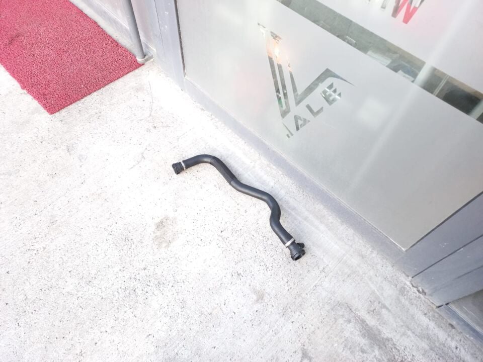 BMW  5 SERİSİ RADYATÖR ÜST HORTUMU G30 YAN SANAYİ