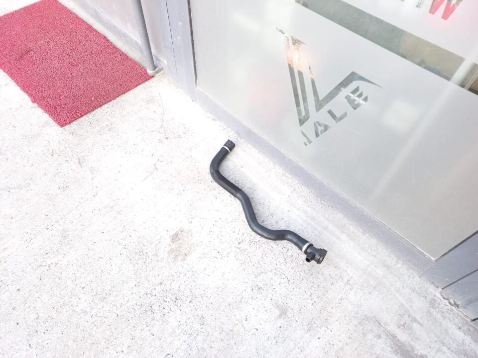 BMW  5 SERİSİ RADYATÖR ÜST HORTUMU G30 YAN SANAYİ