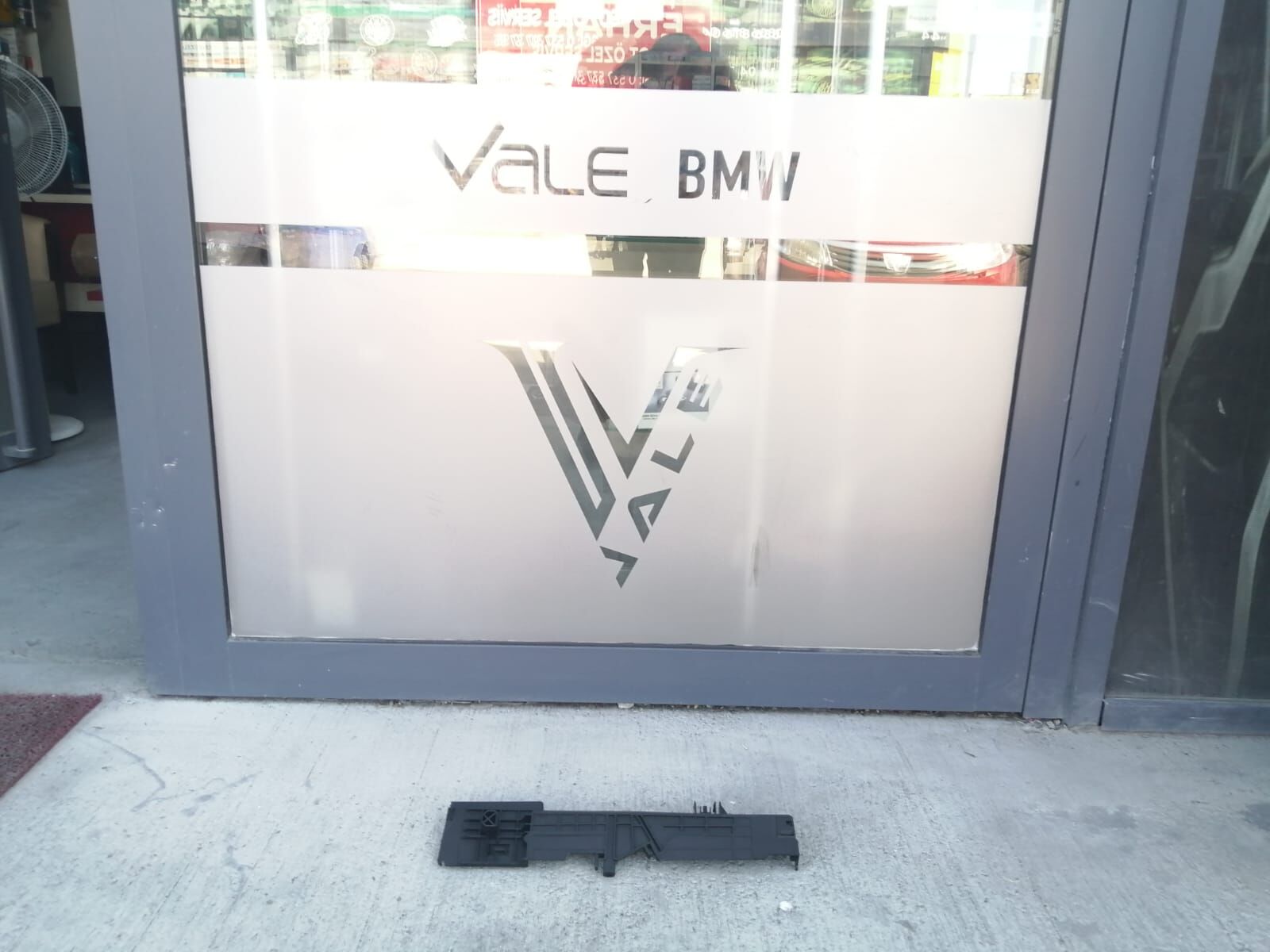 BMW 1-3 SERİSİ RADYATÖR YAN BAKALİTİ - L - F20.F30 YAN SANAYİ