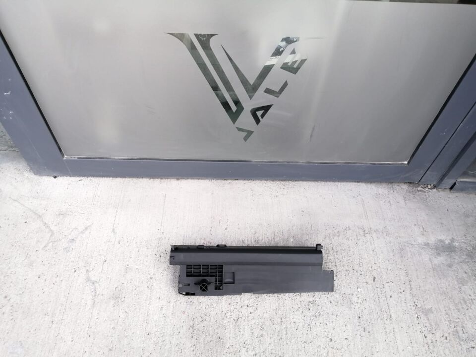 BMW 5 SERİSİ RADYATÖR YAN TUTUCU BRAKETİ - L - F10 YAN SANAYİ