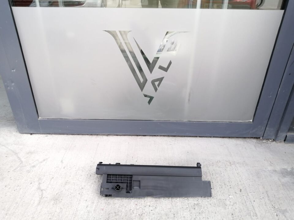 BMW 5 SERİSİ RADYATÖR YAN TUTUCU BRAKETİ - L - F10 YAN SANAYİ