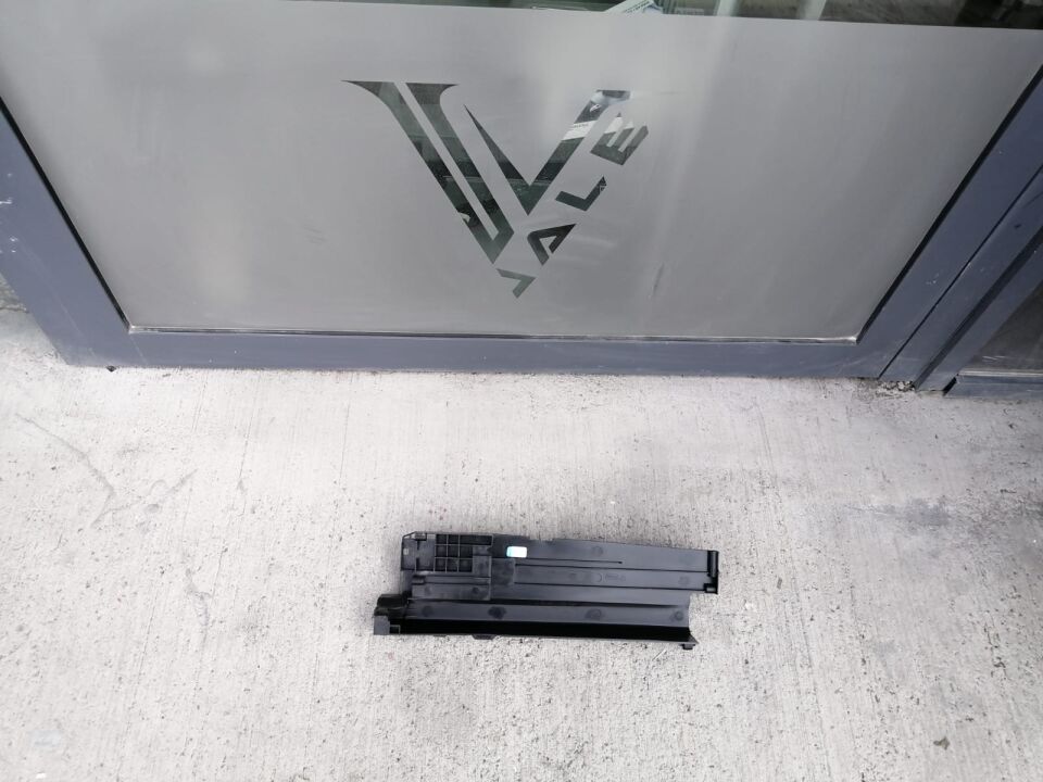 BMW 5 SERİSİ RADYATÖR YAN TUTUCU BRAKETİ - L - F10 YAN SANAYİ