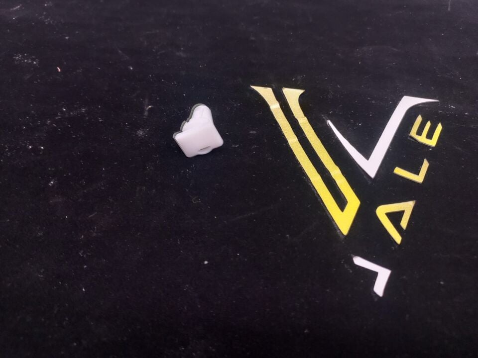 BMW 3-5 SERİSİ MARŞBİYEL KAPLAMA KLİPSİ KÜÇÜK E36.E34 10 LU YAN SANAYİ